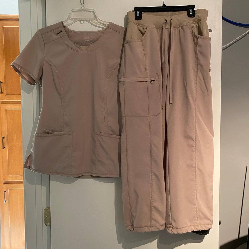 cherokee infinity scrubs